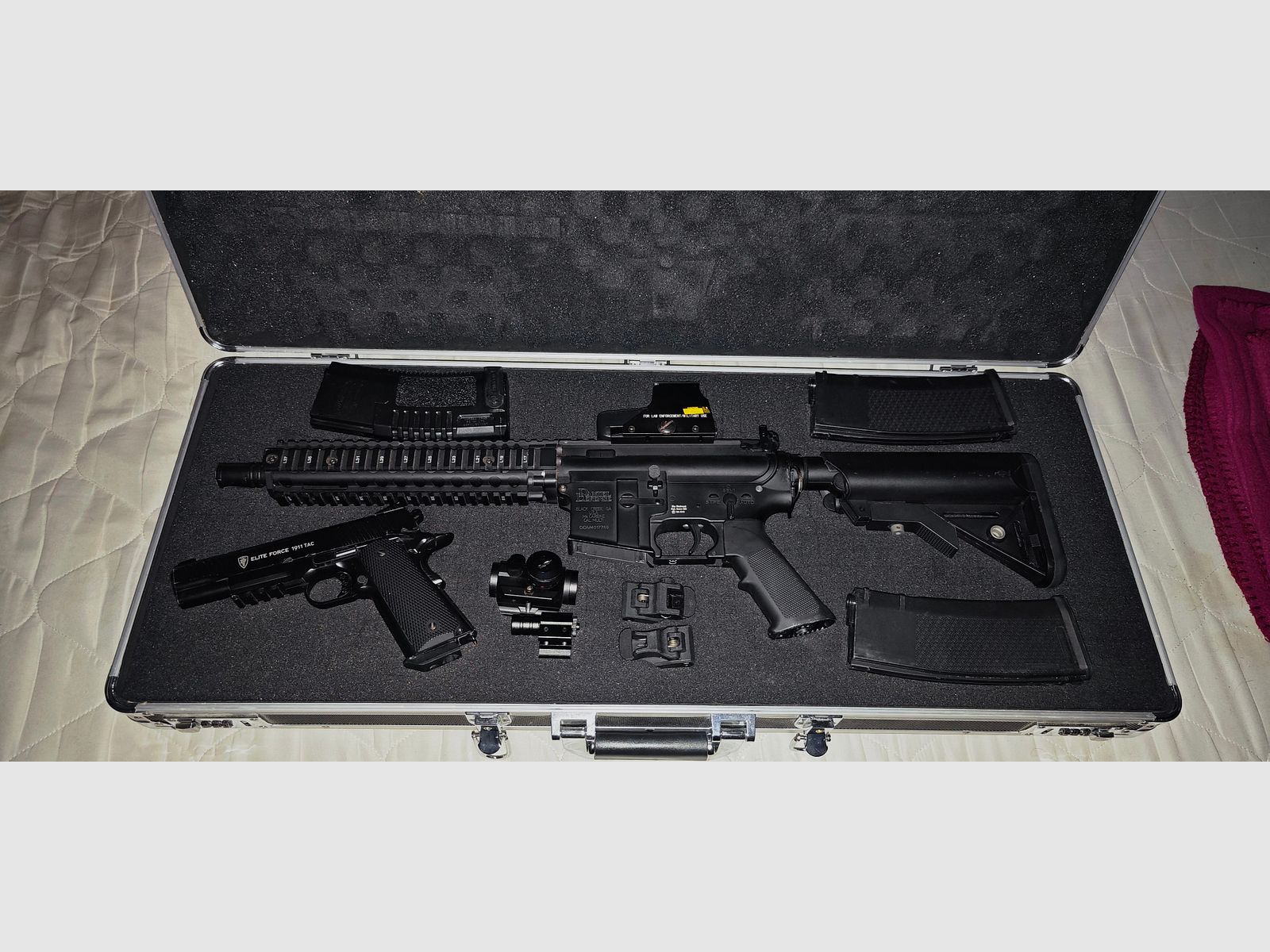 MK18 mod (Specna Arms) (Daniel Defense) /1911 Elite Force colt