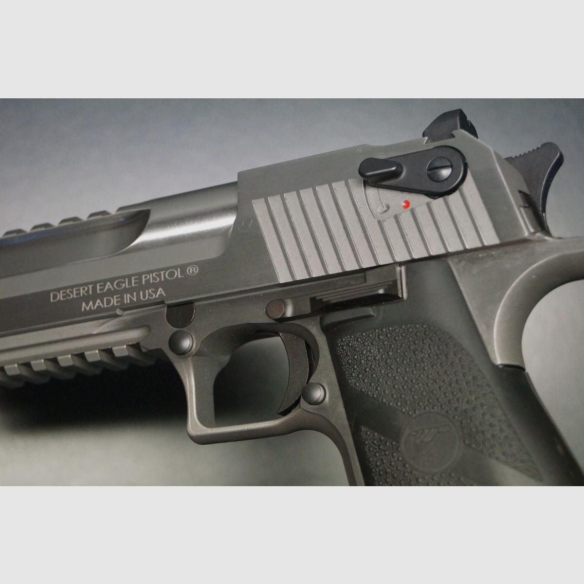 Magnum Research Desert Eagle .50 AE, Bild 6 von 7