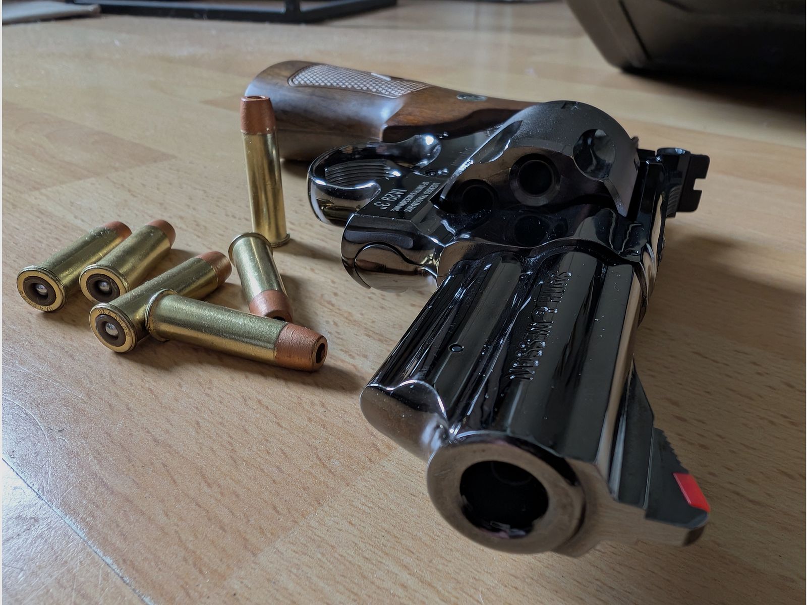 Smith & Wesson M 29 Revolver/  44 Magnum  CO 2 /  4,5 mm BB - Frei ab 18