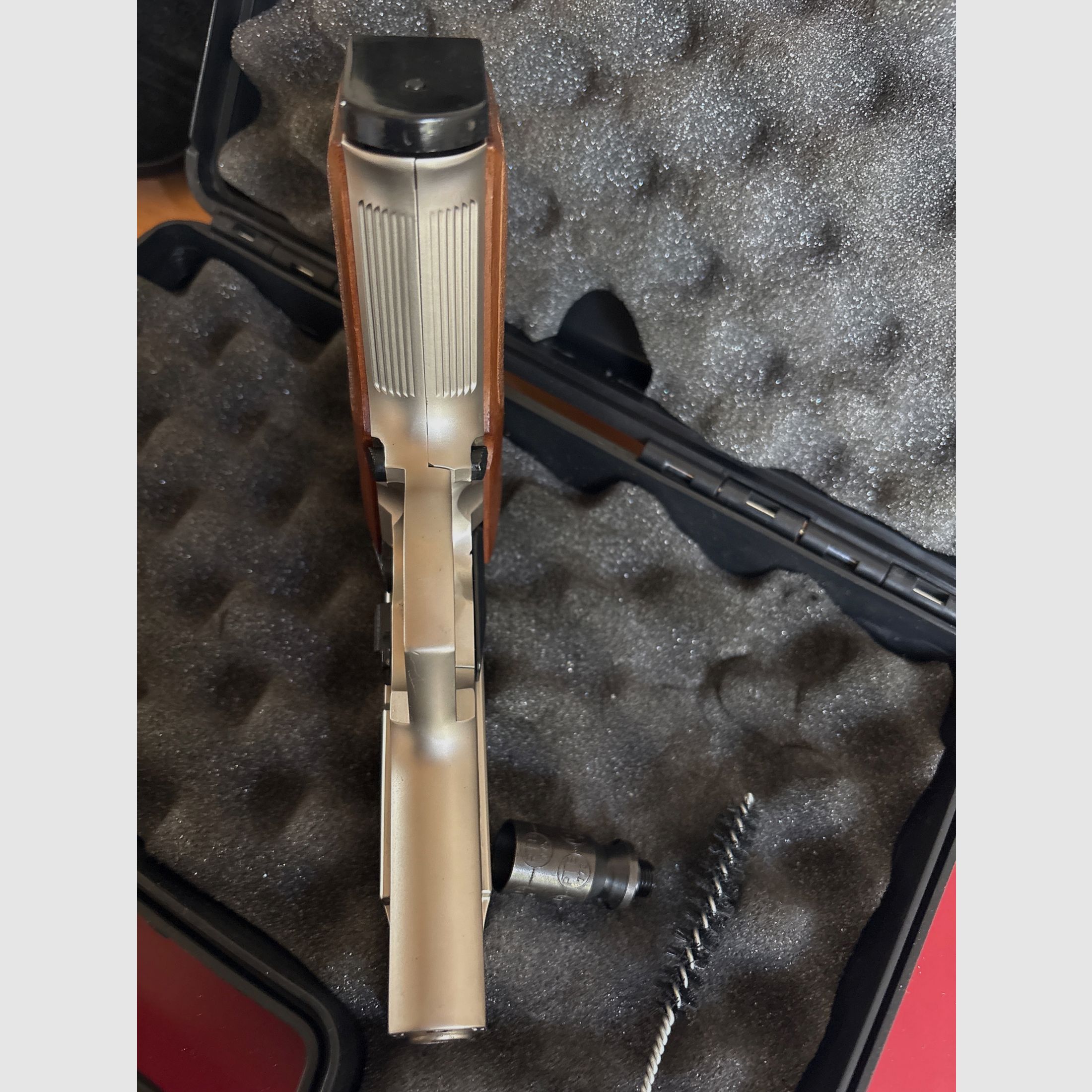 blank-firing pistol, image 5 sur 7