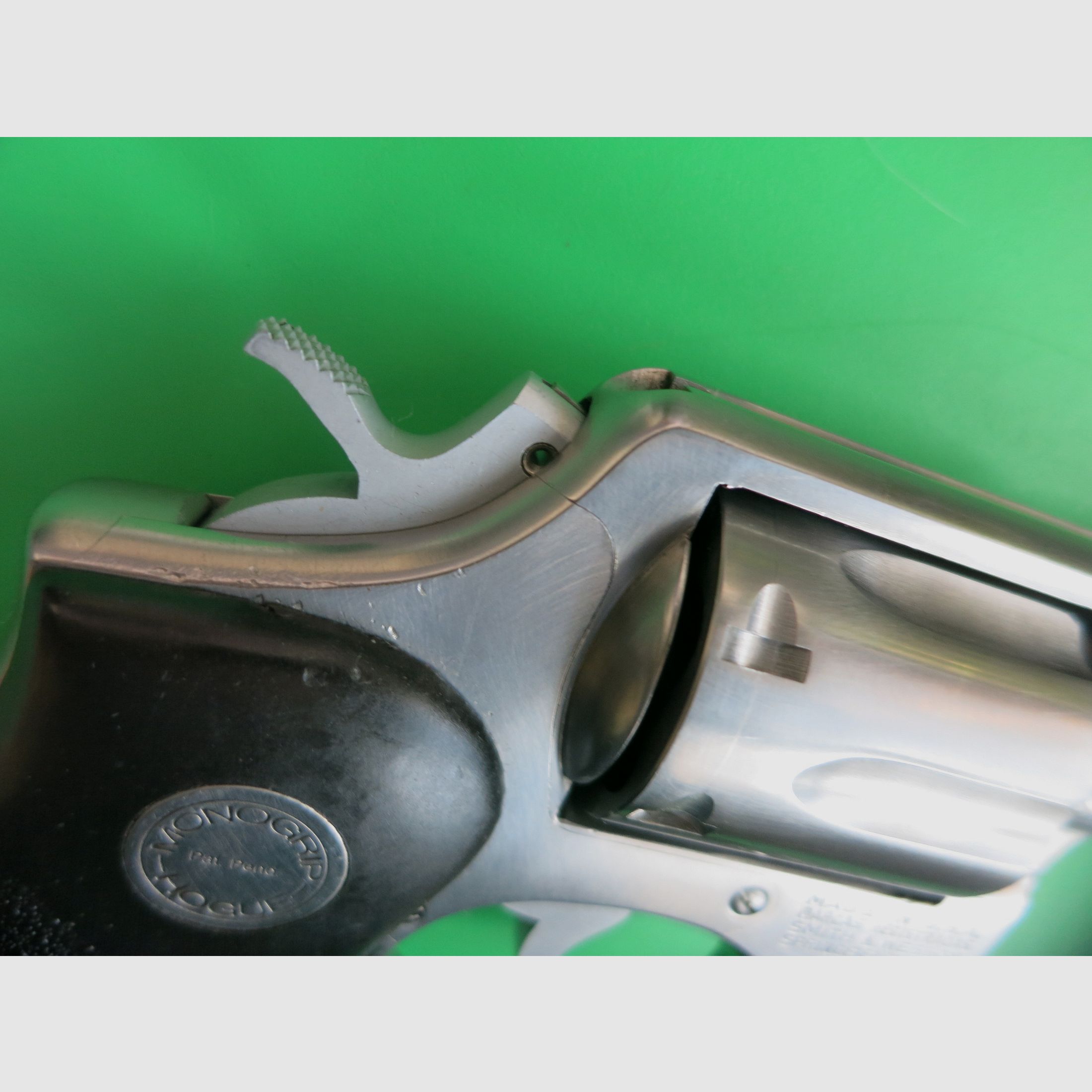 Smith&Wesson Mod. 64, .38 Special, 2" barrel, stainless, HOGUE-Monogrip, Fangschuß   #91