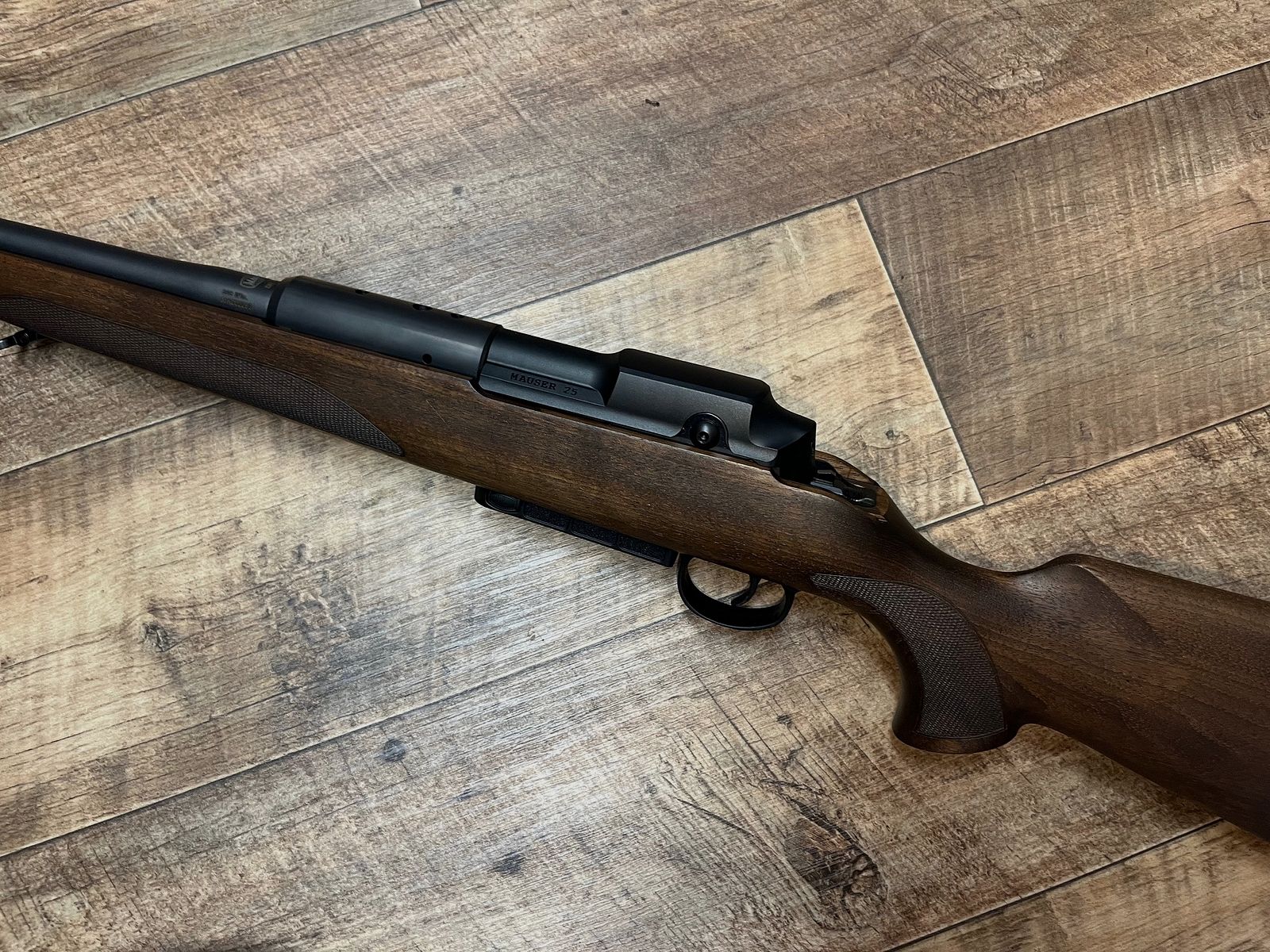 Mauser M 25 Pure SET avec lunette 2-12x50 et silencieux en titane disponible immédiatement !