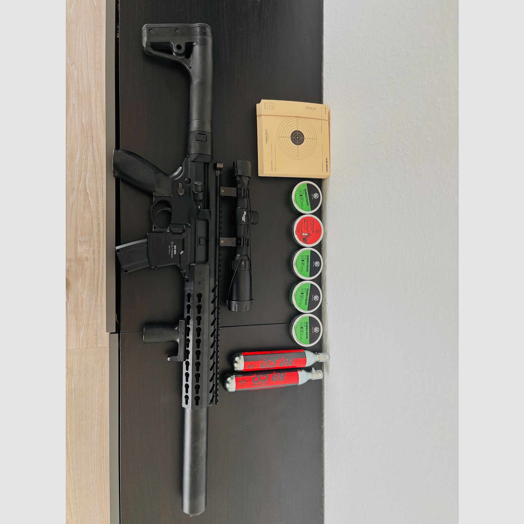 SIG SAUER Co2-karabin czarny 4,5 mm Diabolo + 1-4x24WR luneta