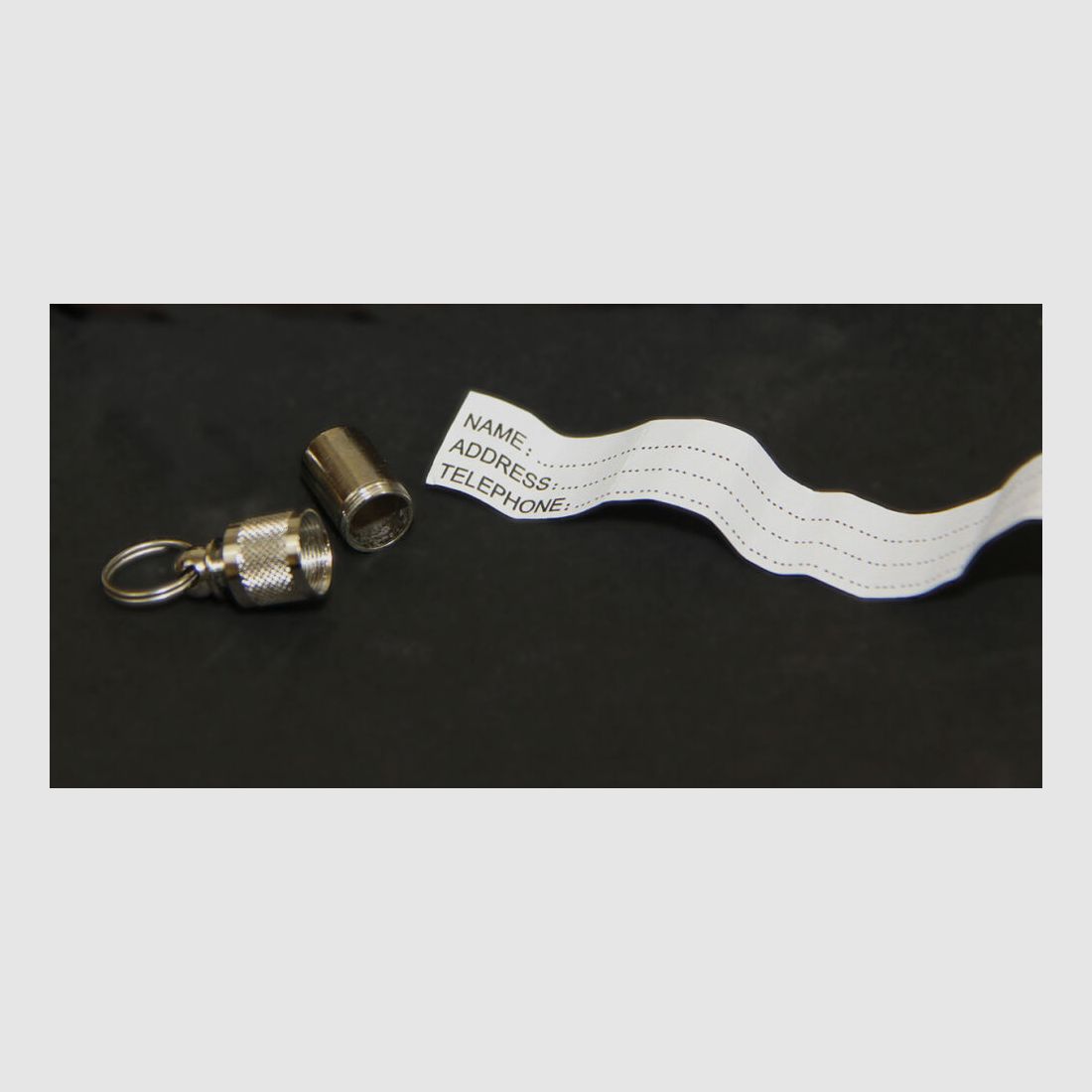 AKAH Halsband genietet aus Ölleder