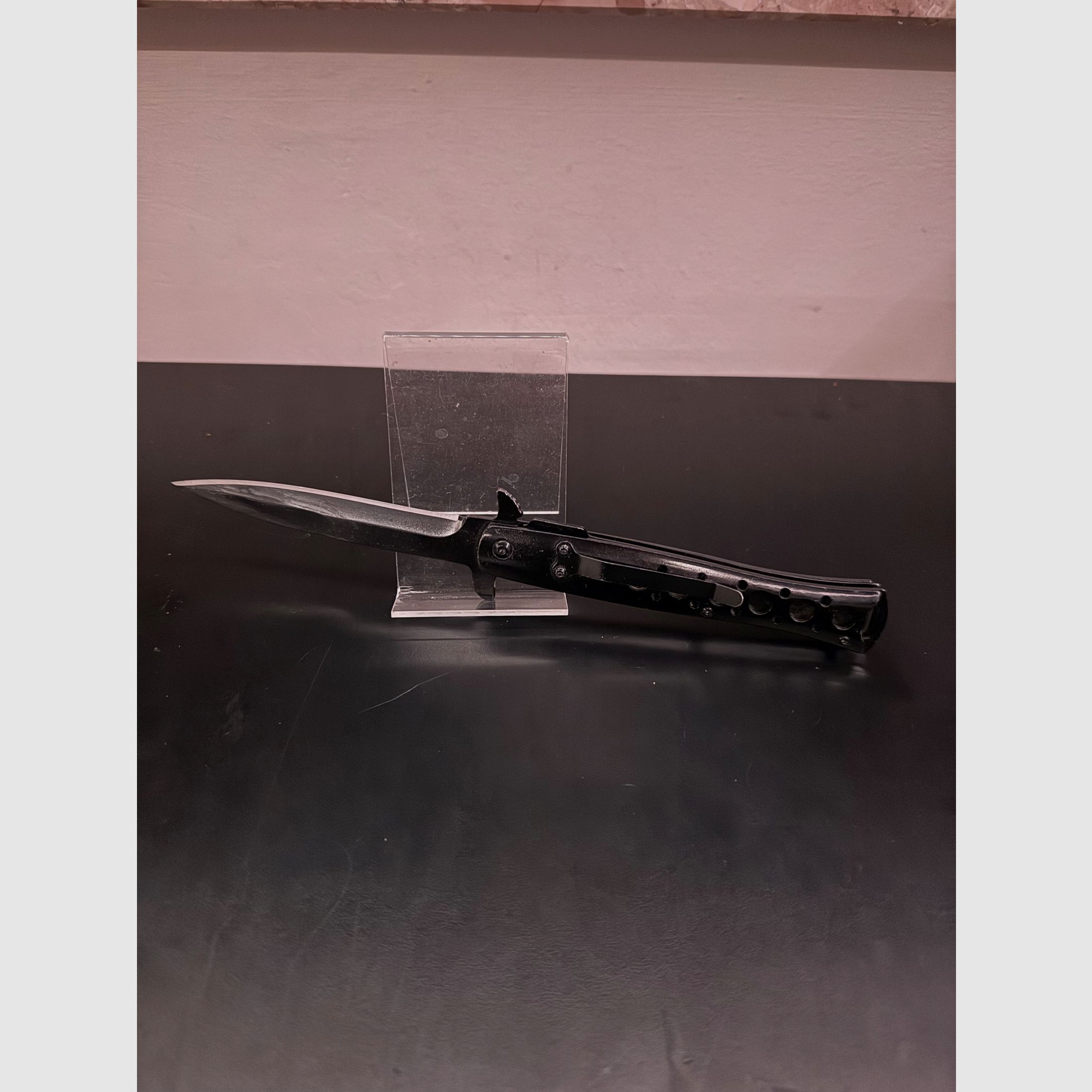 One-handed knife (black), image 2 of 3