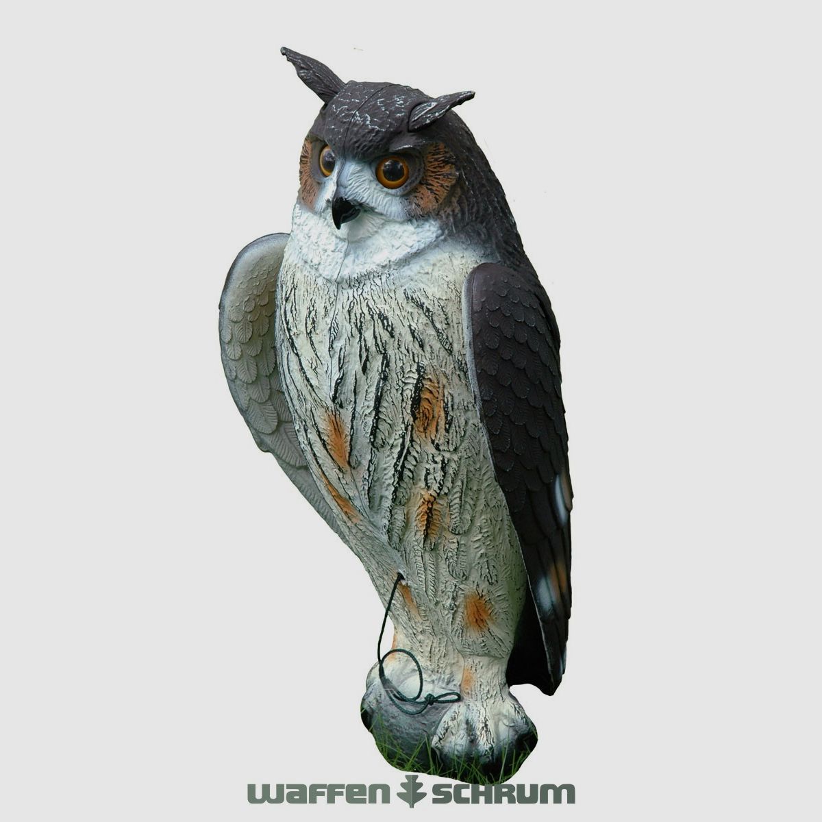 Hüttenuhu mit beweglichen Schwingen