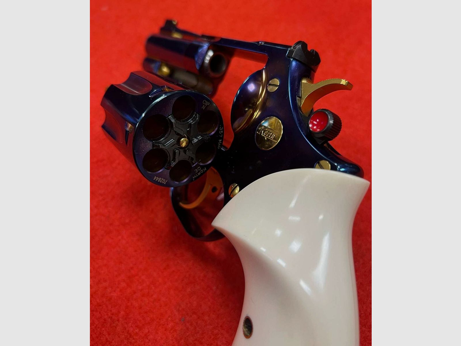 Korth Revolver Classic Glossy Blue Plasma 3″ Kal.357 Magnum, afbeelding 4 van 16