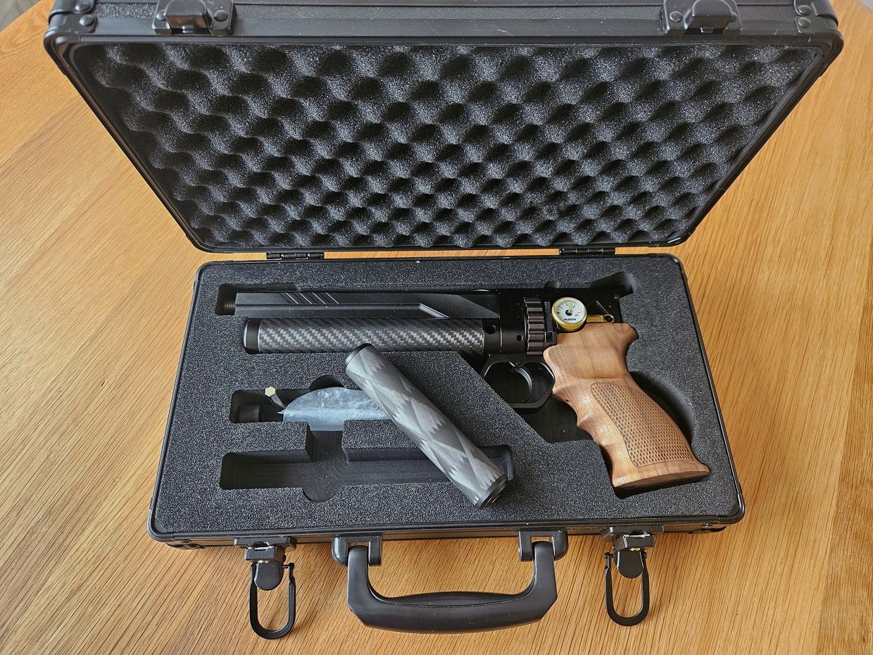 Verkaufe neuwertige Huben Pistole GK 1 incl. Zubehör zum TOP PREIS