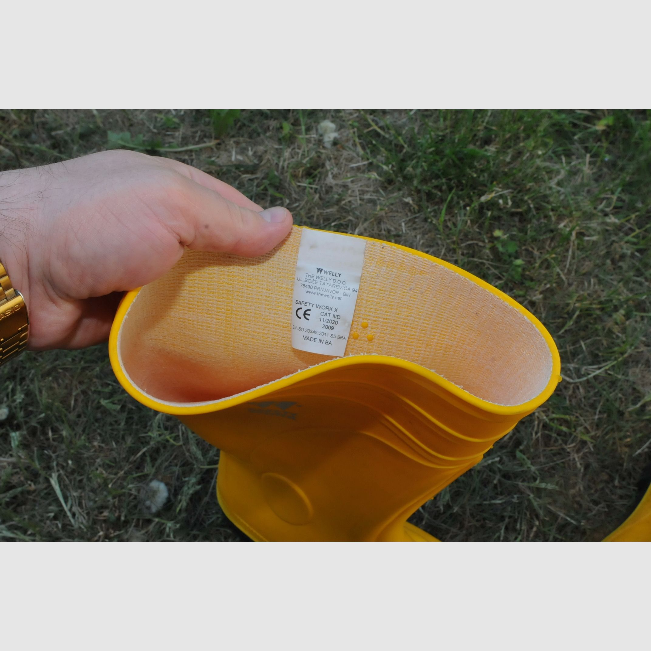 Rubber boots in yellow color shoe size 43