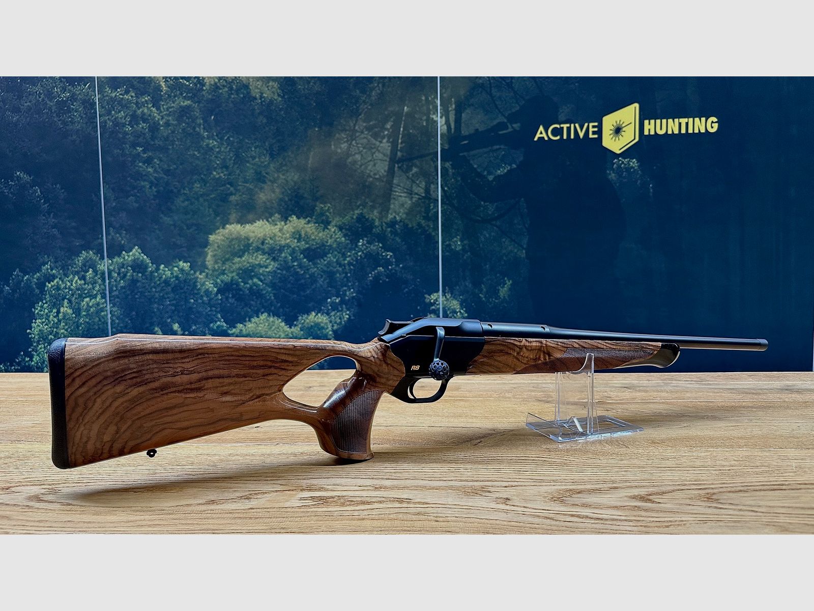 Blaser R8 Success / HK 4 / Lochschaft / gekürzter Lauf / M15x1 / Kaliber nach Wahl / AH Kammergriffkugel