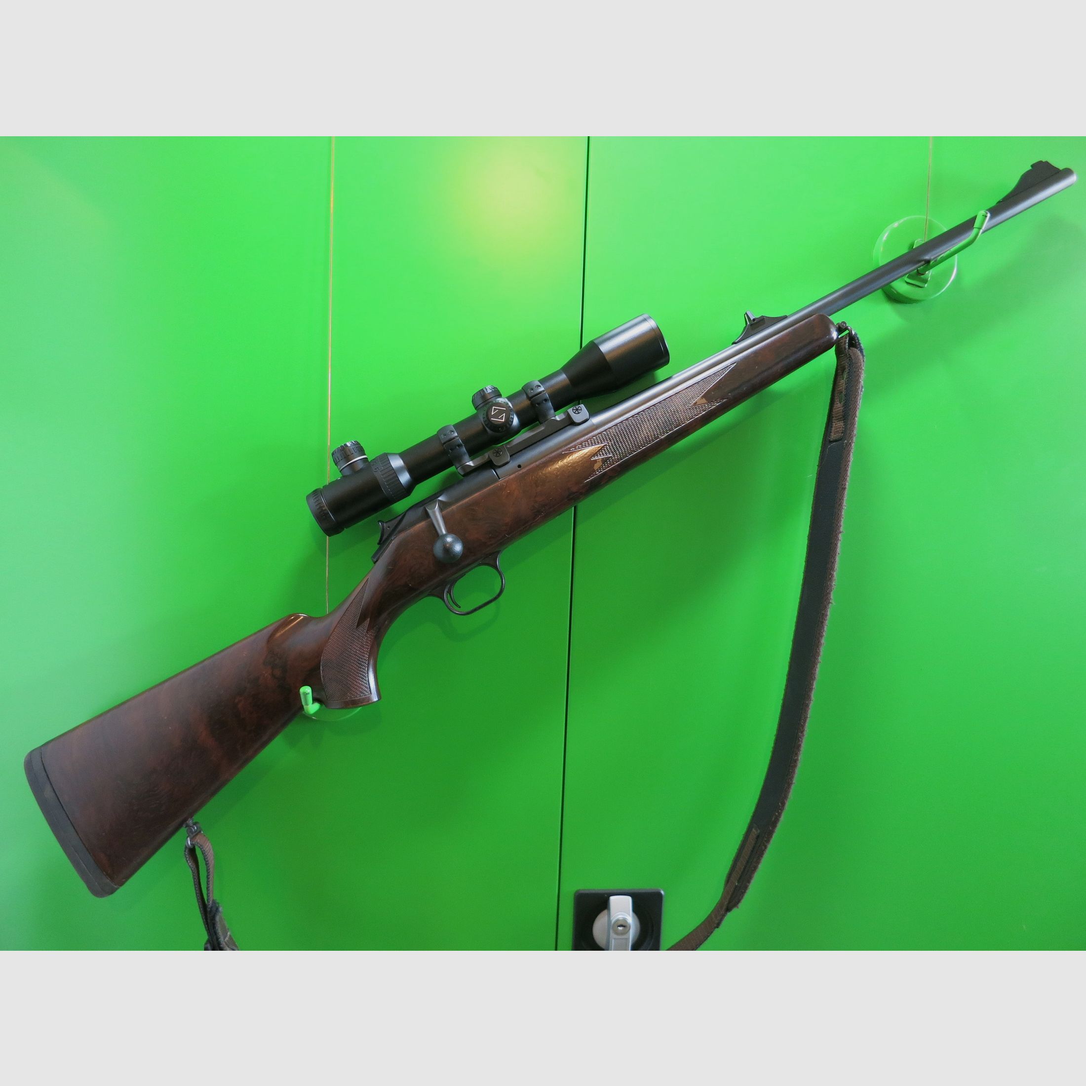 Blaser R3; 9,3x62, con ZEISS Varipoint V