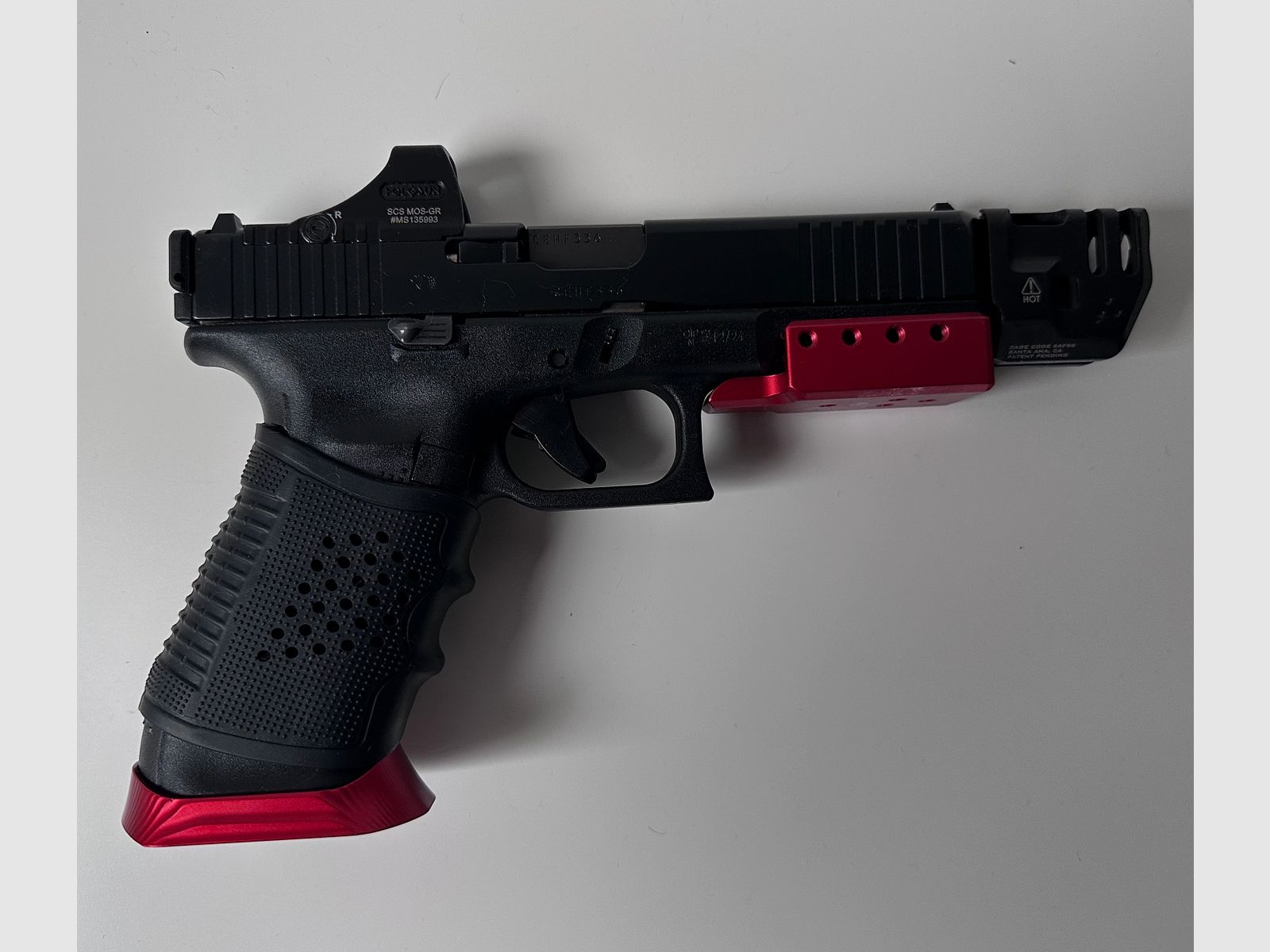 Glock 17 Gen5 MOS (01/2025), Strike Industries Comp, Holosun SCS-MOS-GR, Black Trident Holster, many extras, as good as new