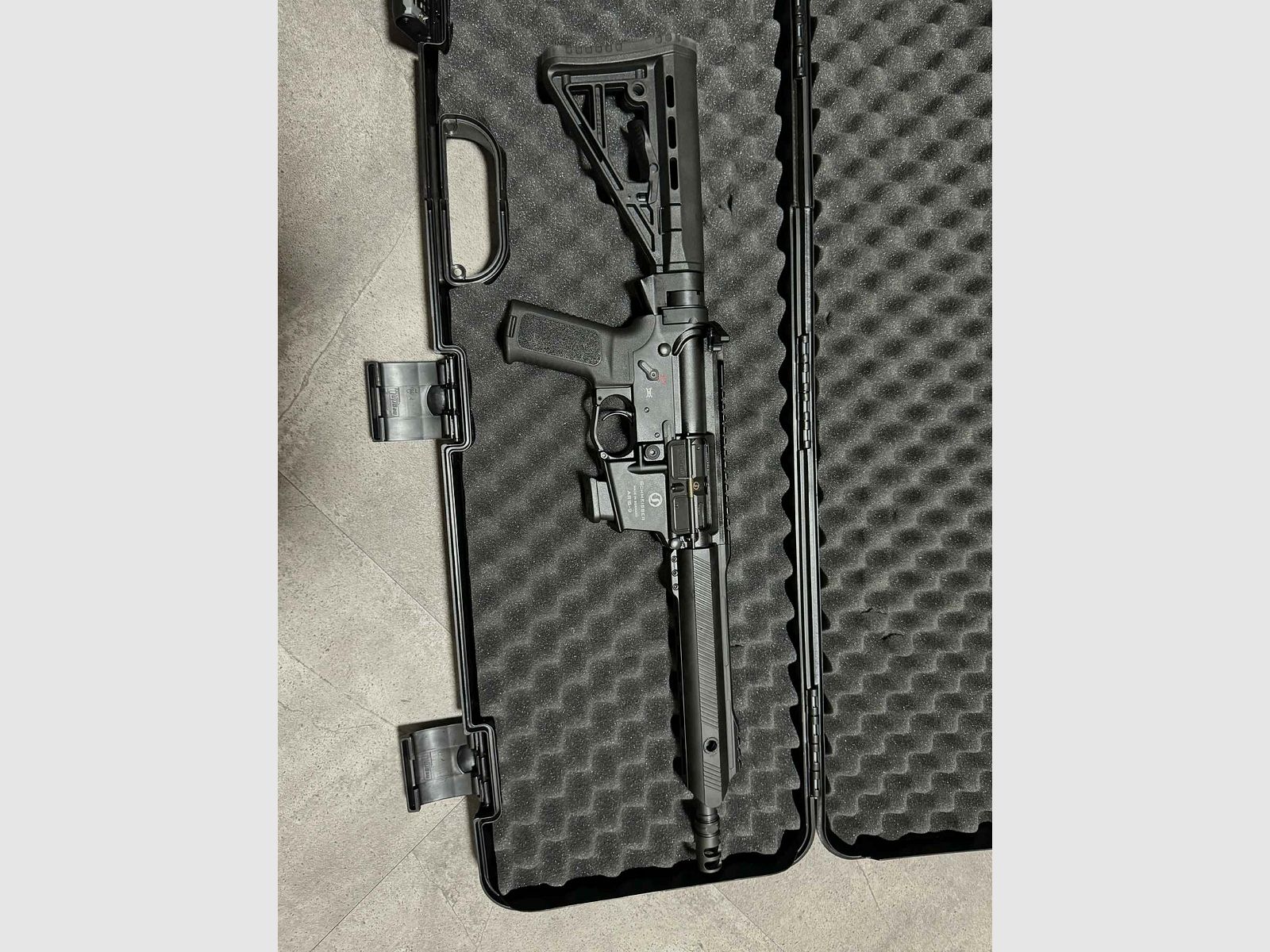 Schmeisser AR15-9 Sport cal. 9mm Luger in 10.5 inches M-Lok sliding stock M14x1 and Falke Reddot