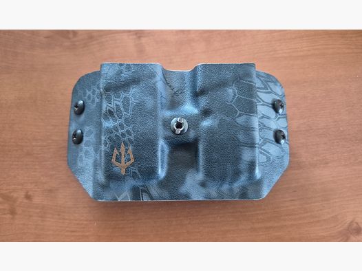 Czarny Trident Double Mag Carrier dla magazynków Walther PDP z Black Trident® Low Profile Molle Mount