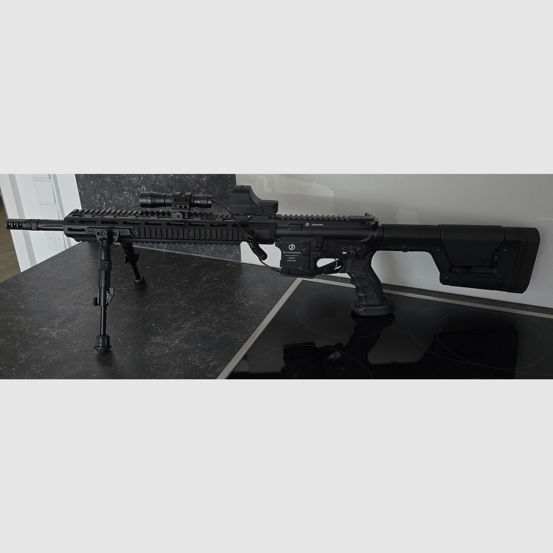 Schmeisser AR 15 DMR 18 pollici calibro .223 con Red Dot Sight Holosun NUOVO