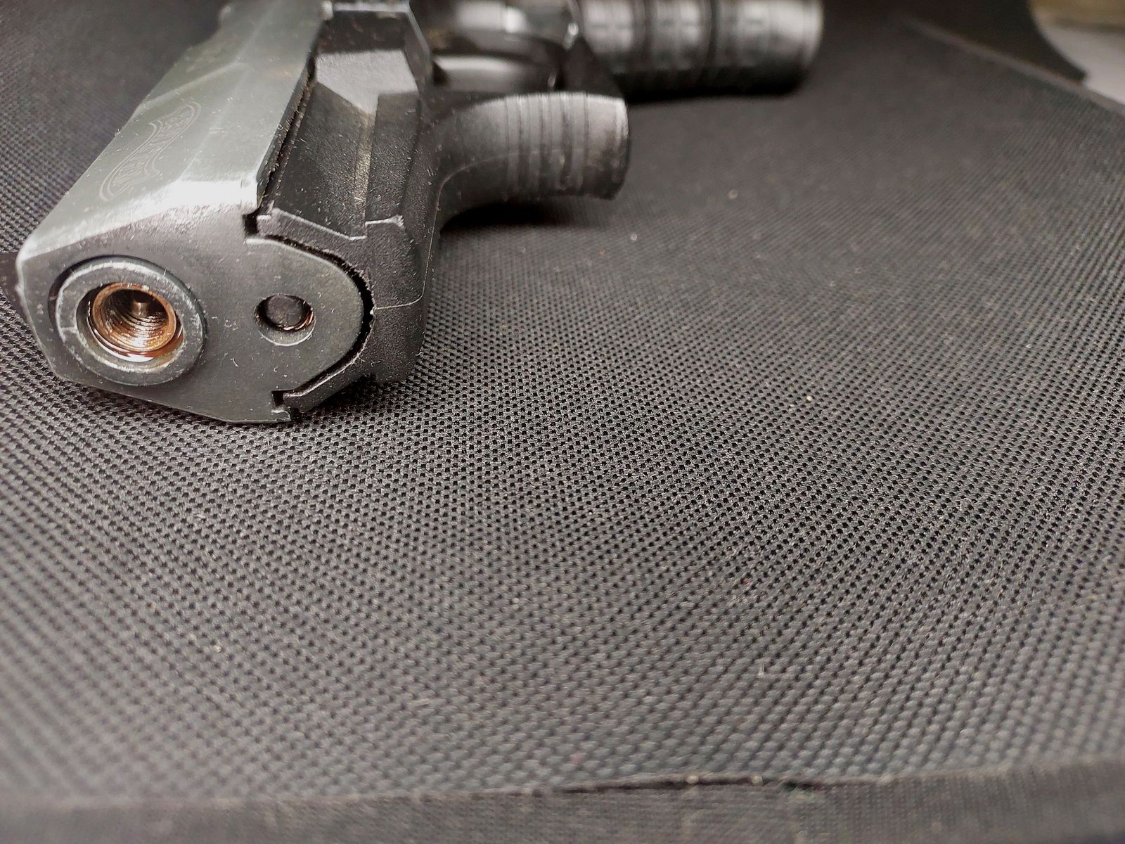 Walther P99 Schreckschuss Pistole 9mm P.A.K. (PTB 637) mit 2 Magazinen