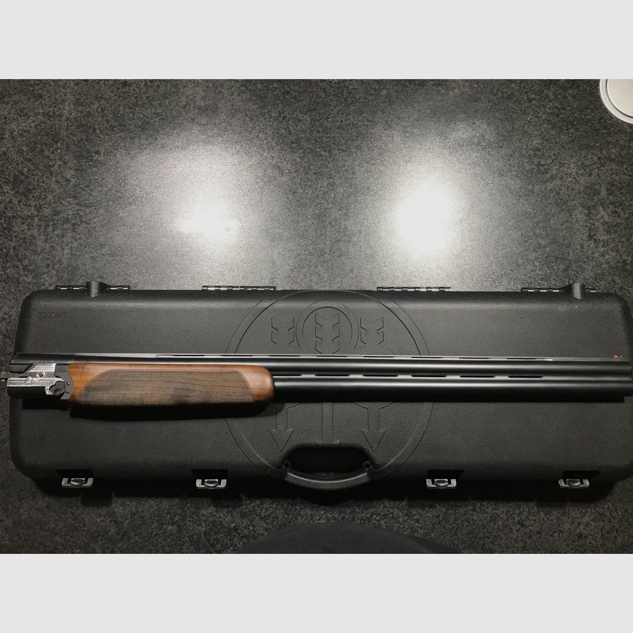 Beretta 690 Sporting Black cal. 12, 76 cm, as good as new with case & accessories!