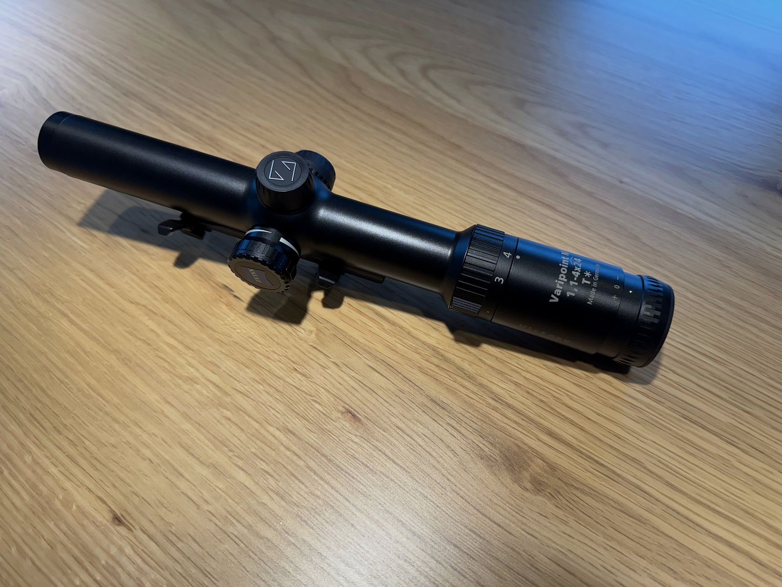 Blaser D99 dubbelbuksdrilling 9,3x74 / 9,3x74 / 20/76 met 2 x ZF Zeiss voor het zitten en drijfjacht, BESTE STAAT