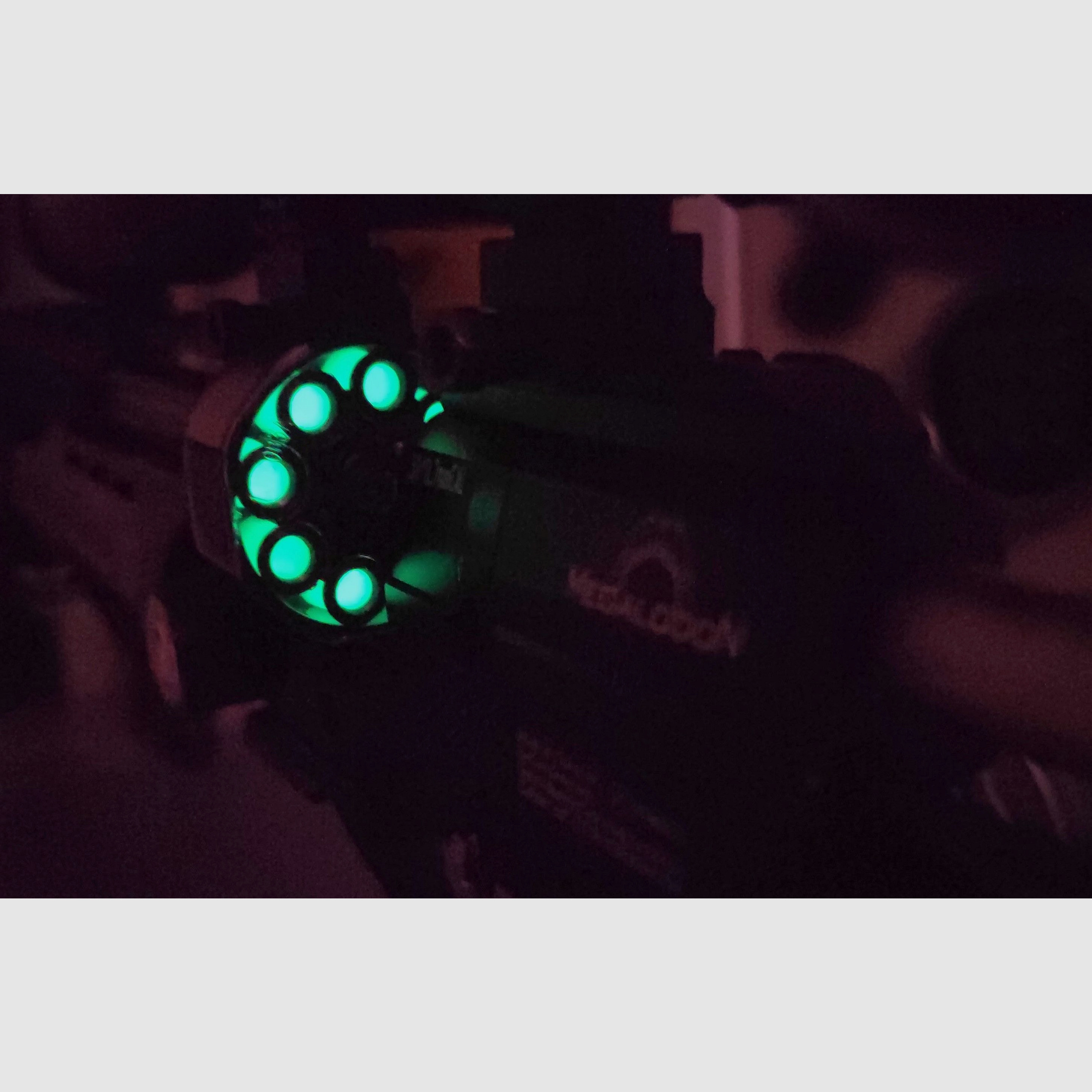 AEA MEGALODON SLUGS GLOW IN THE DARK 30 STÜCK MAX. LEGAL PERFORMANCE CAL. 50