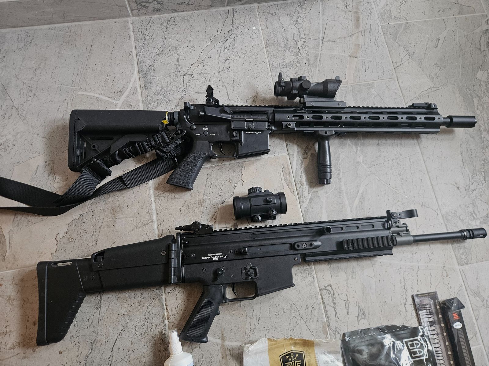 Großes Begadi S-AEG Starter-Set: MK16 (SCAR-L) & M4 M-LOK inkl. 10 Magazinen, Akkus & kompletter Flecktarn-Ausrüstung, Bild 8 von 15