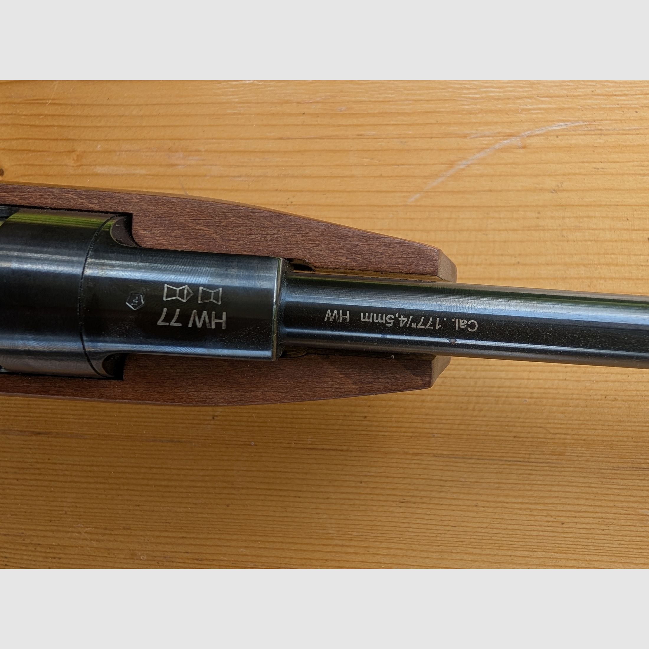 Weihrauch HW 77