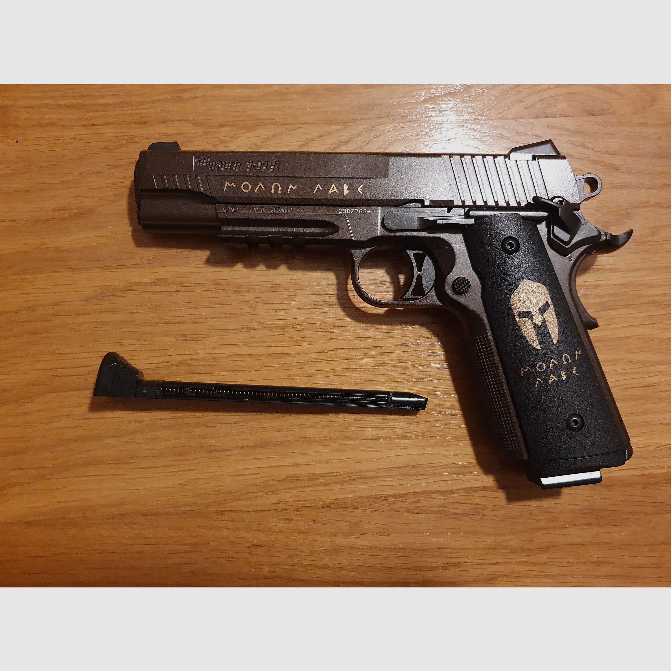 Sig Sauer 1911 Spartan Co2-Version 4,5 mm Stahl-BB, wie neu mit OVP