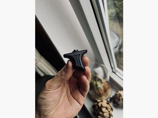 SLATE BLACK INDUSTRIES SLATE STOP M-LOK NERO AR15 Impugnatura Anteriore