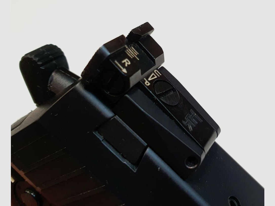 Pistolet Heckler & Koch Heckler & Koch HK USP .45Auto, zestaw z systemem wymiennym 9mmLuger, kompletny