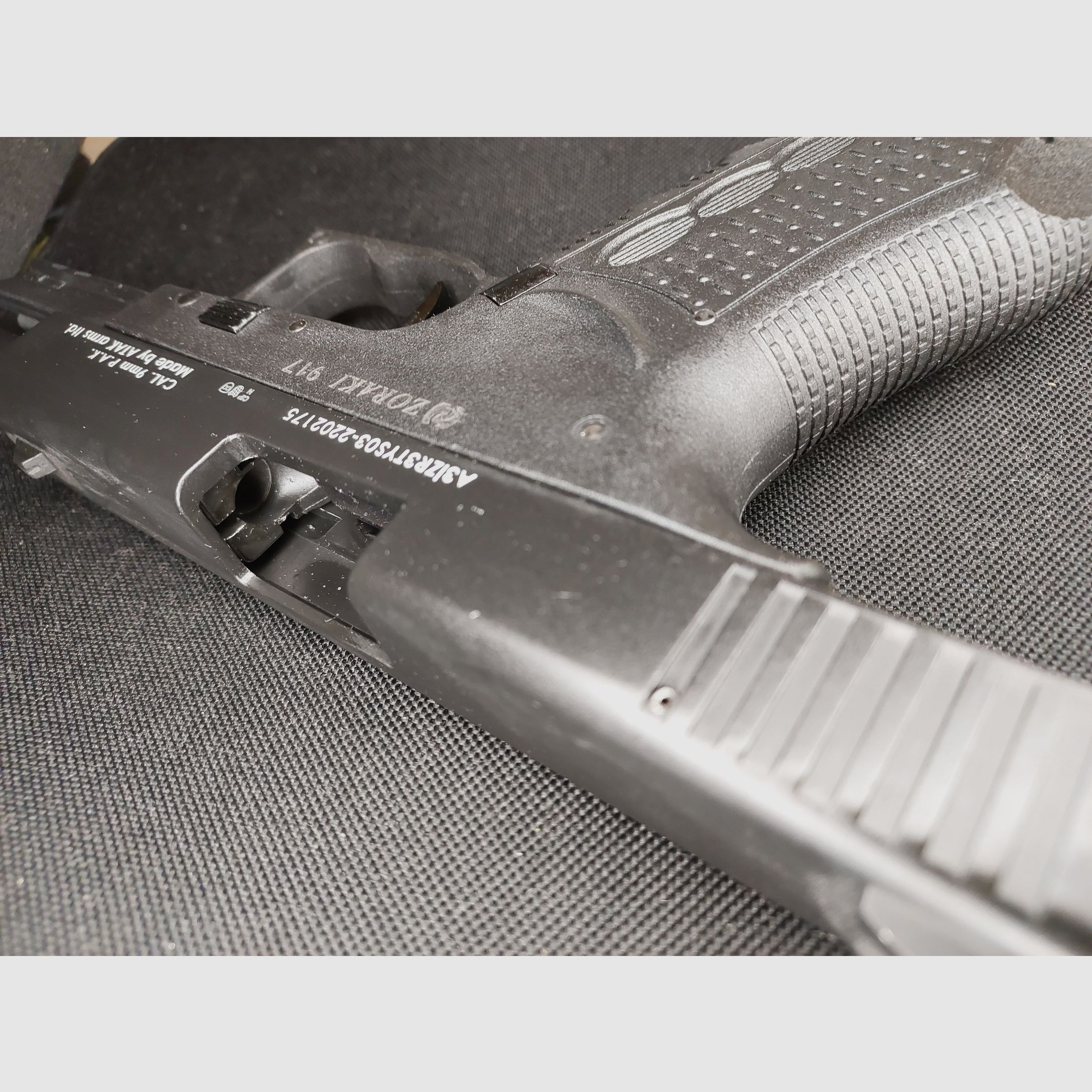 Zoraki 917 pistolet d'alarme 9mm P.A.K. (PTB 1073) comme neuf !