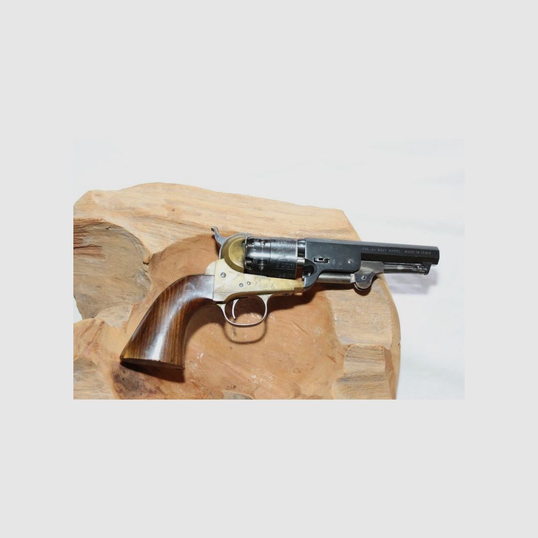 Vorderladerrevolver  Model Navy Cal. 44