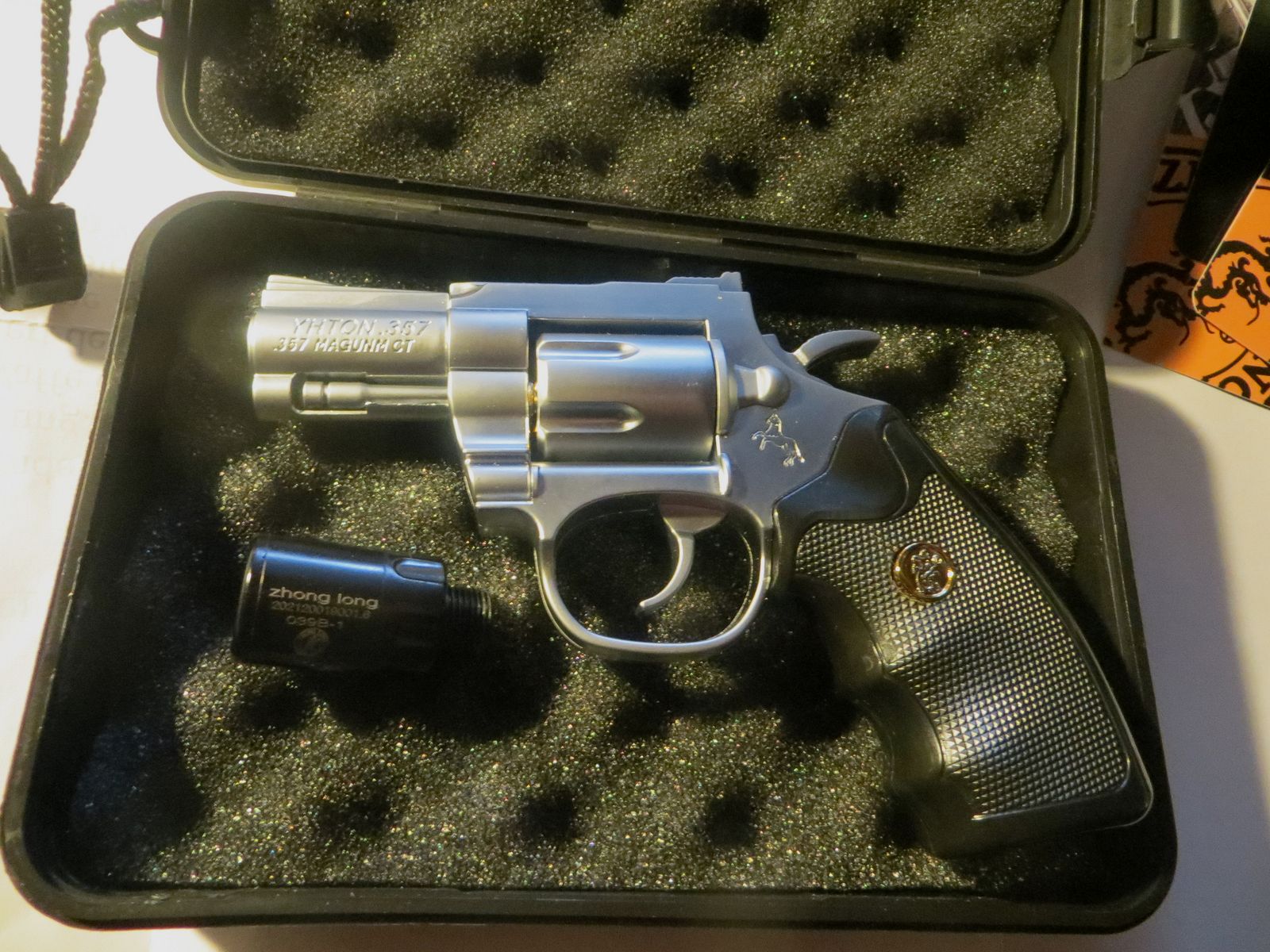 Accendino a gas Colt Replica