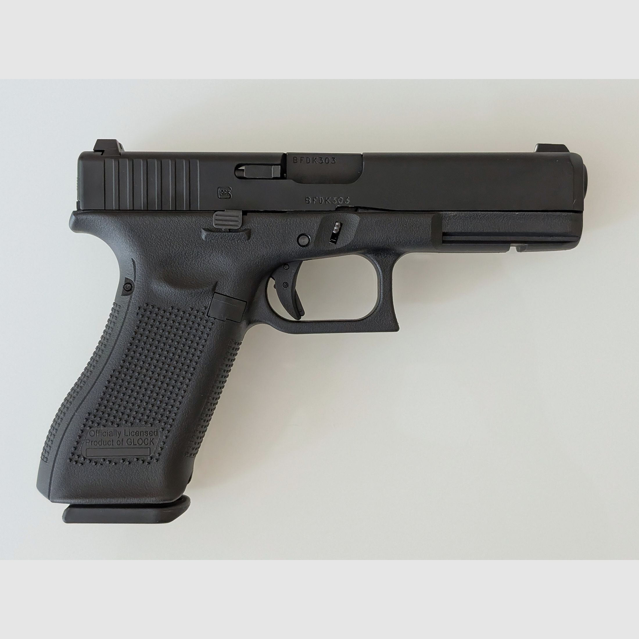 GLOCK 17 Gen5 6 mm, Gas, < 1,0 J