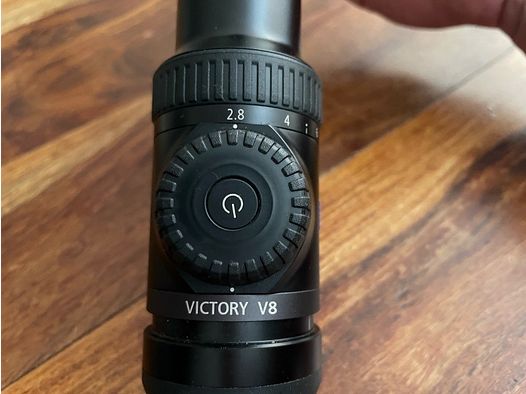 Zeiss V8 2,8-20x56 z wewnętrzną szyną i wieżą regulacji wysokości ASV