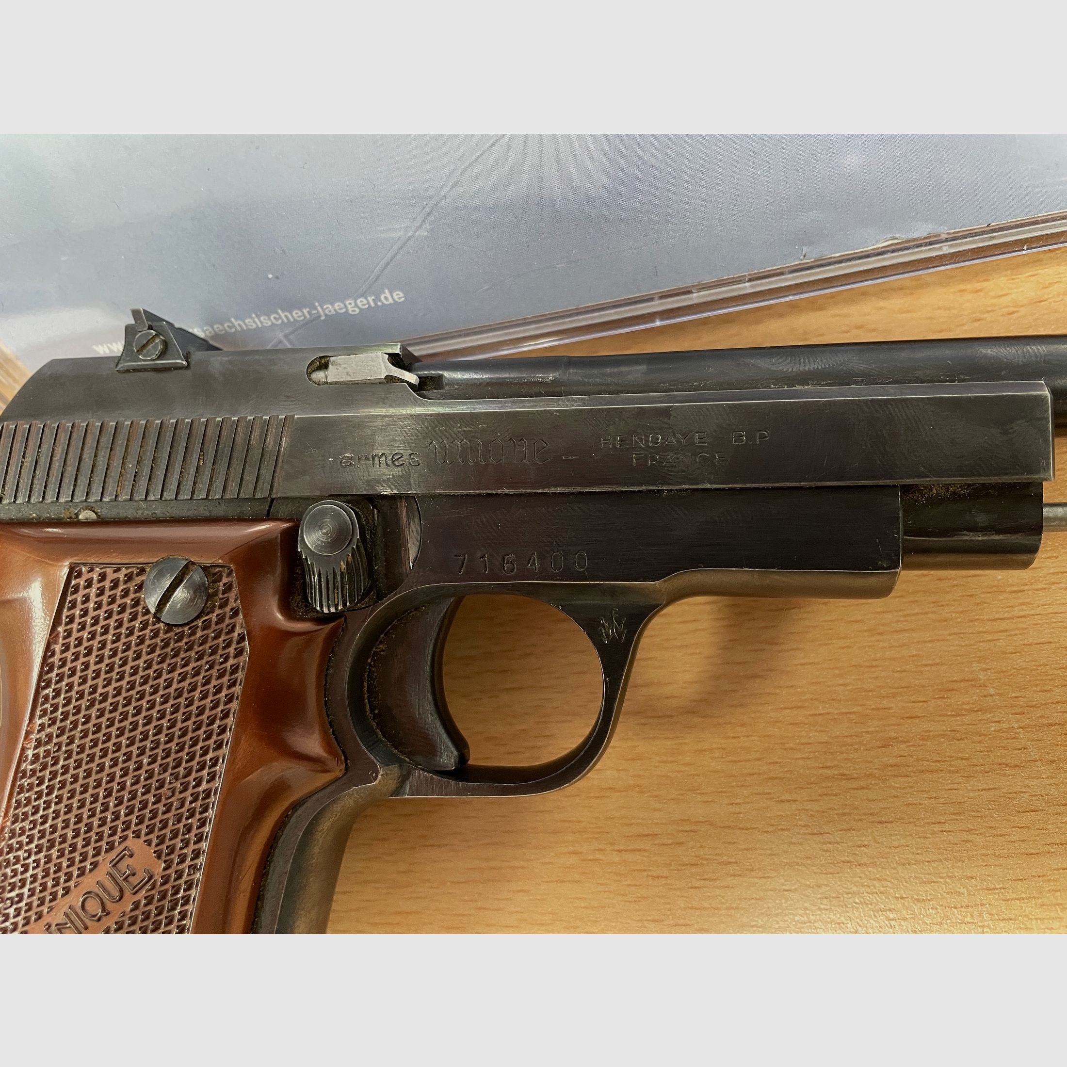 Pistole Unique D.6 Kaliber 22
