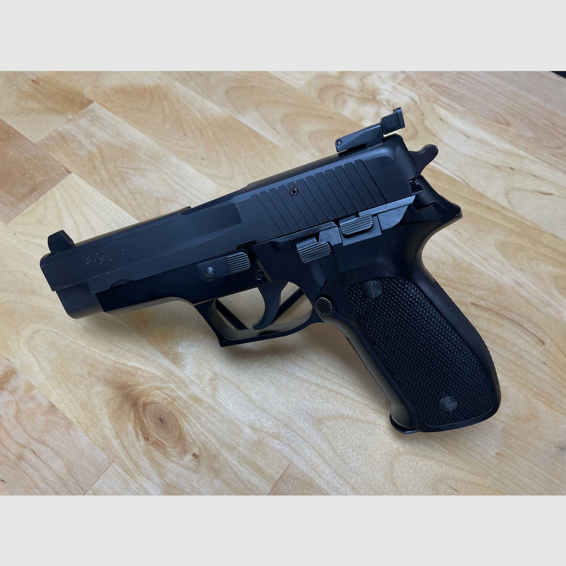 Sig Sauer P226   calibre 9mmLuger, imagen 2 de 4