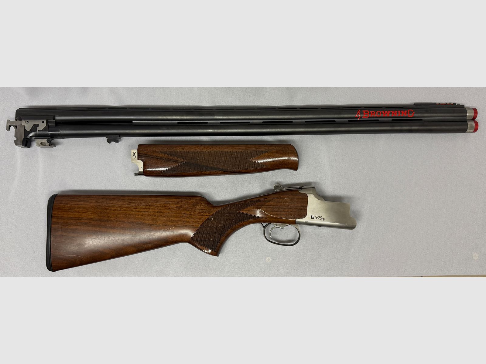 Browning B525 "New Sporter One", calibre 12/76, longitud del cañón 76 cm, chokes intercambiables y garantía