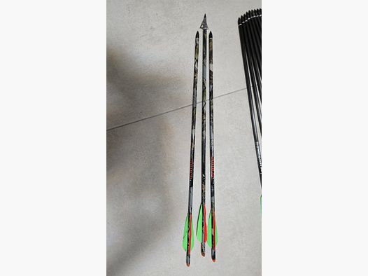 3x Carbonbolzen 22“ Easton Realtree Power 11.3 GPI mit 125gr Spitzen + Jagdspitze - Bolzen im Camo-Look