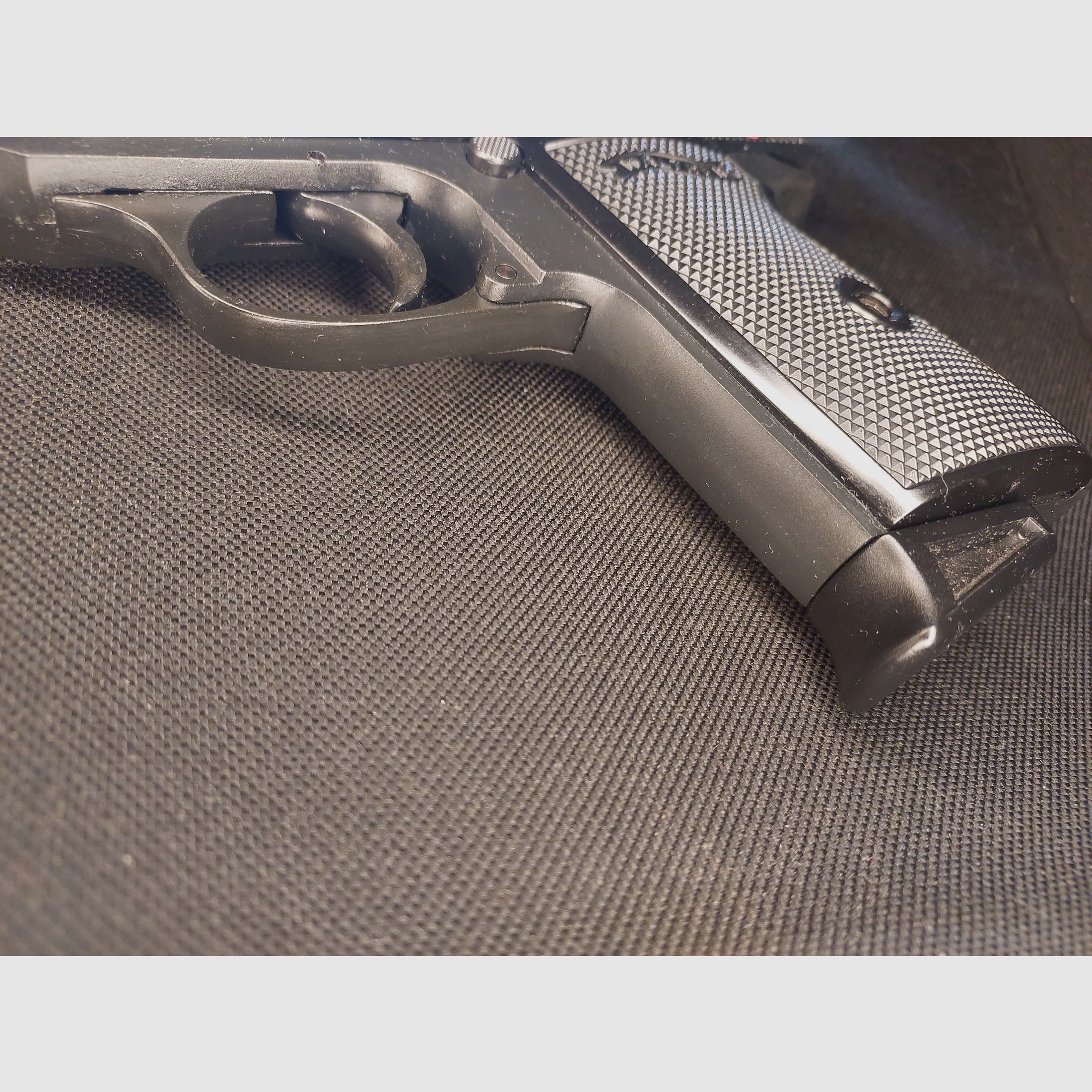 Walther PP pistola a salve cal. 9mm P.A.K. nera brunita (PTB 923)