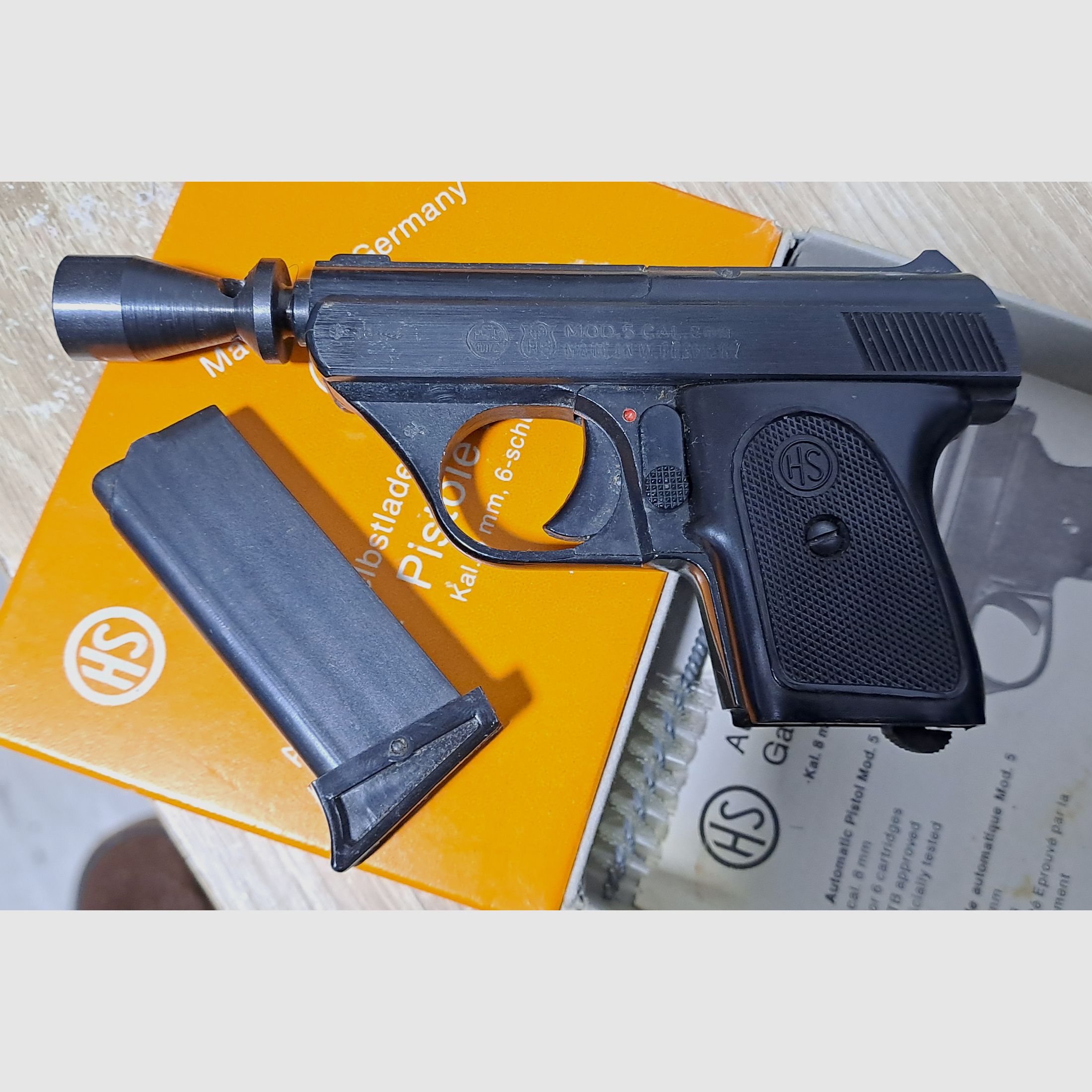 HS Mod.5 in caliber 8 mm blank/ PTB 100/2 with packaging!