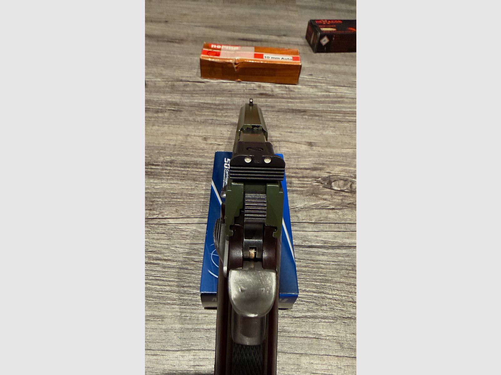 1911 Peters Stahl .45 ACP, 10mm en 9mm Luger Pachmeyr grip