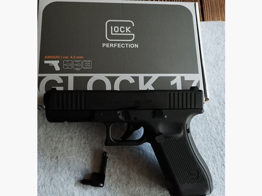 Glock 17 Gen 5 CO2 4.5mm BB with blowback and remaining warranty