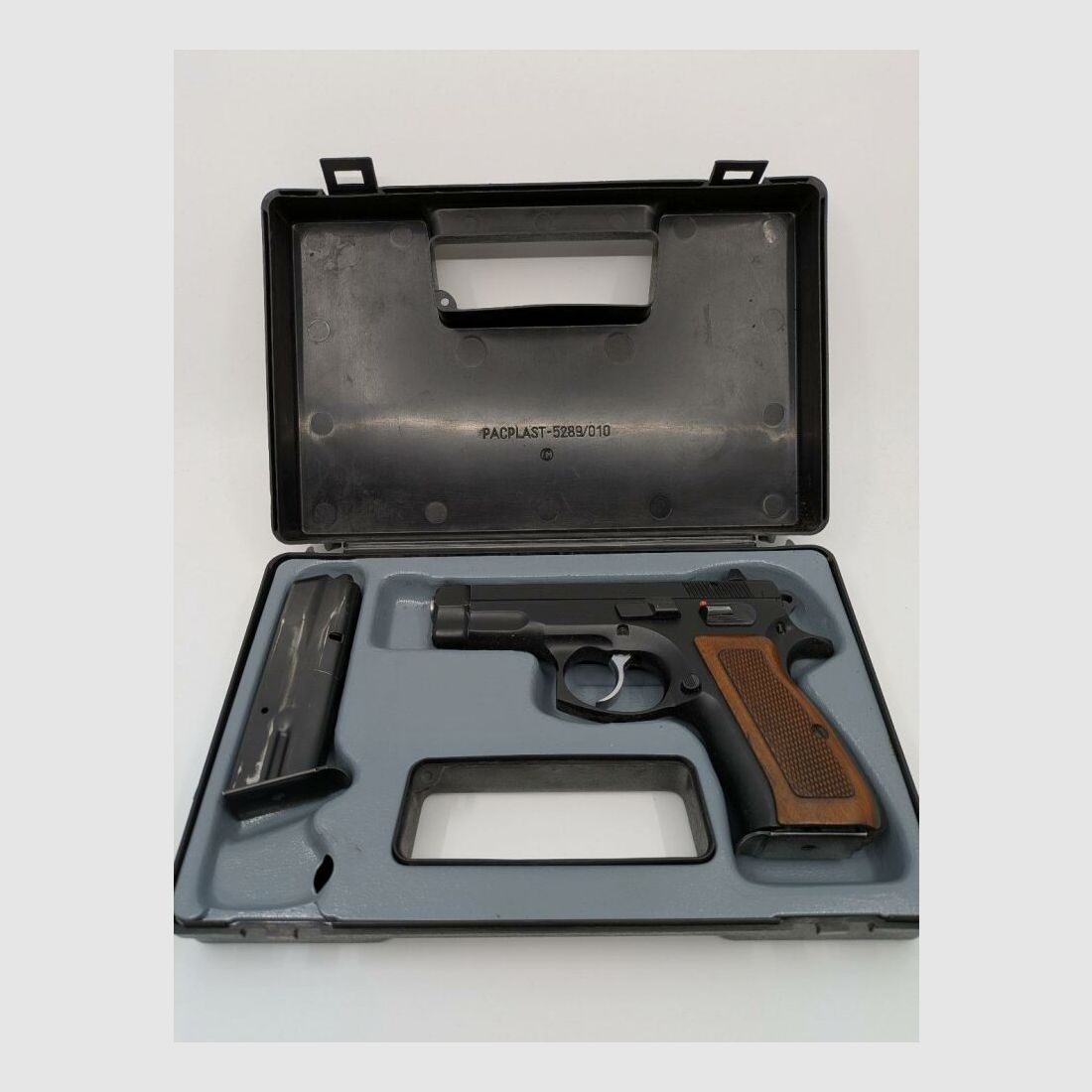CZ CZ75 Compact