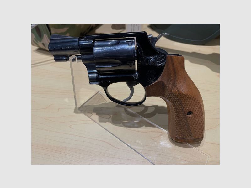 SMITH & WESSON REVOLVER - MOD. 37 AIRWEIGHT - .38SP