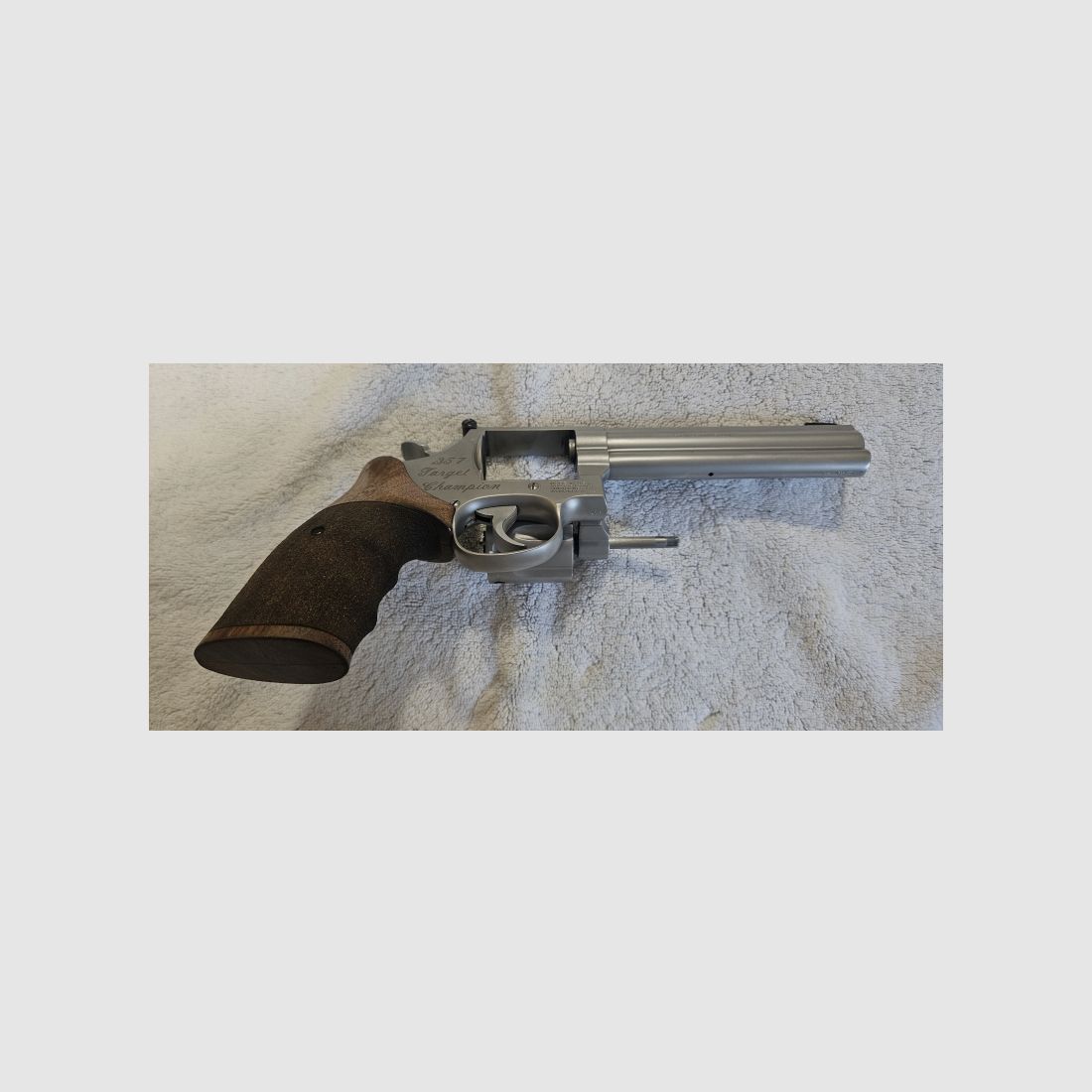 smith and wesson 686-3 target champion .357 magnum