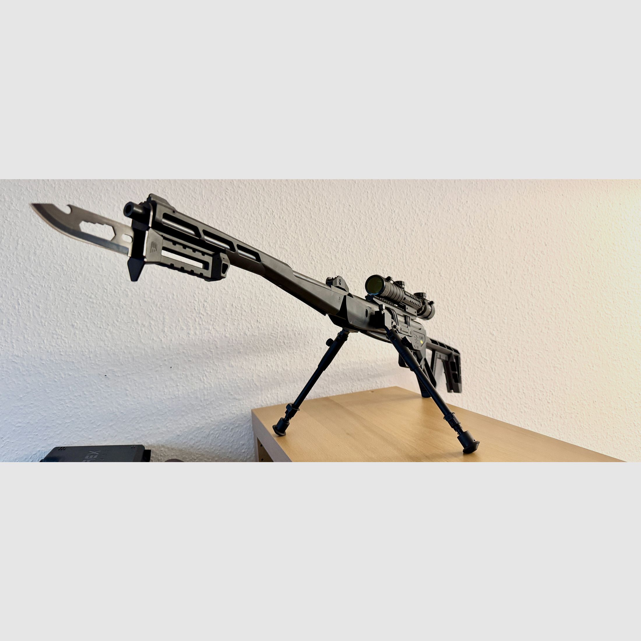 Zwarte Bunker BM8 in zwart - opvouwbaar luchtgeweer met veel accessoires