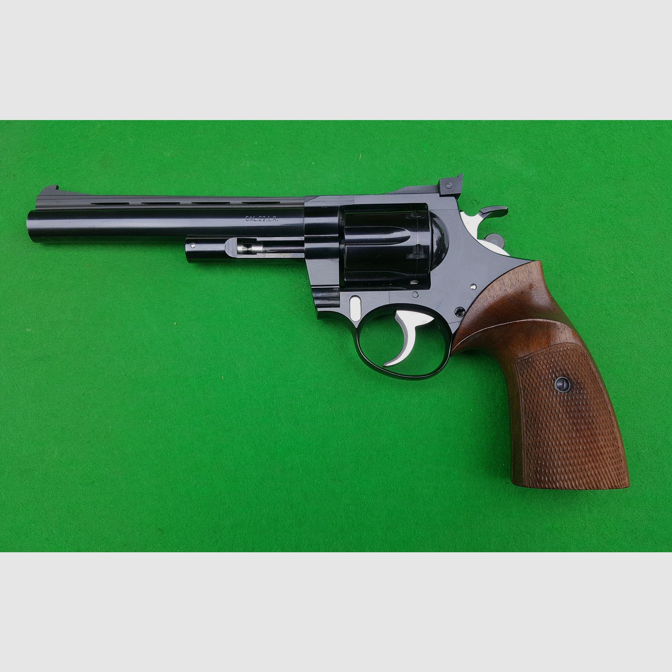 Korth Revolver  Cal. .22 LR   1973  6" Lauflänge