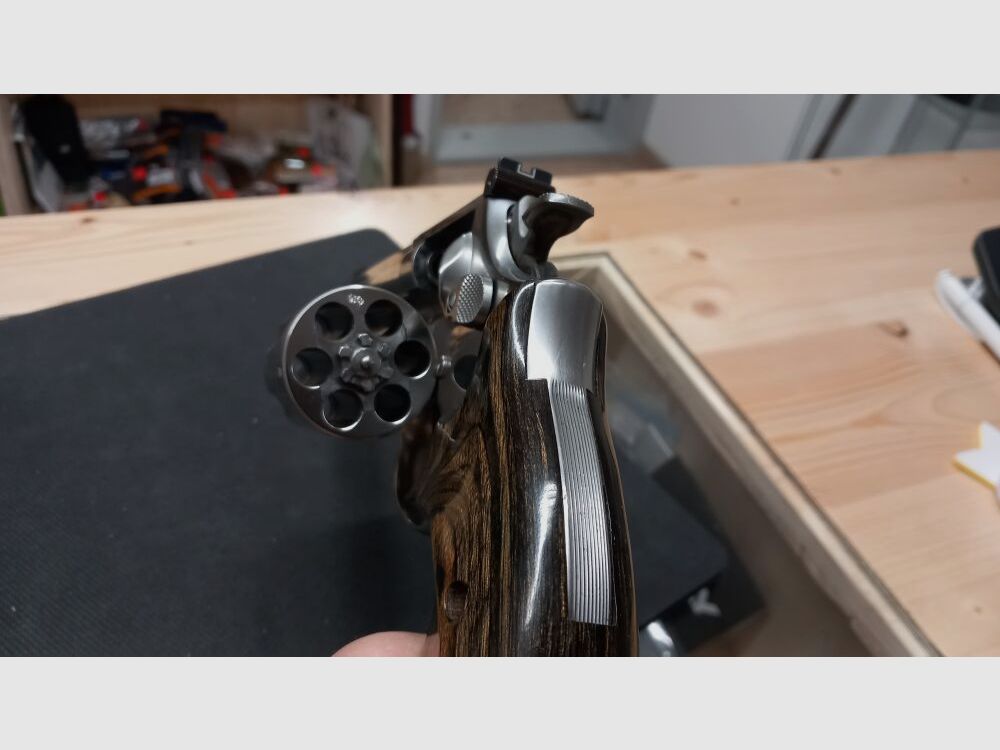 Smith & Wesson 686 Target Chapion