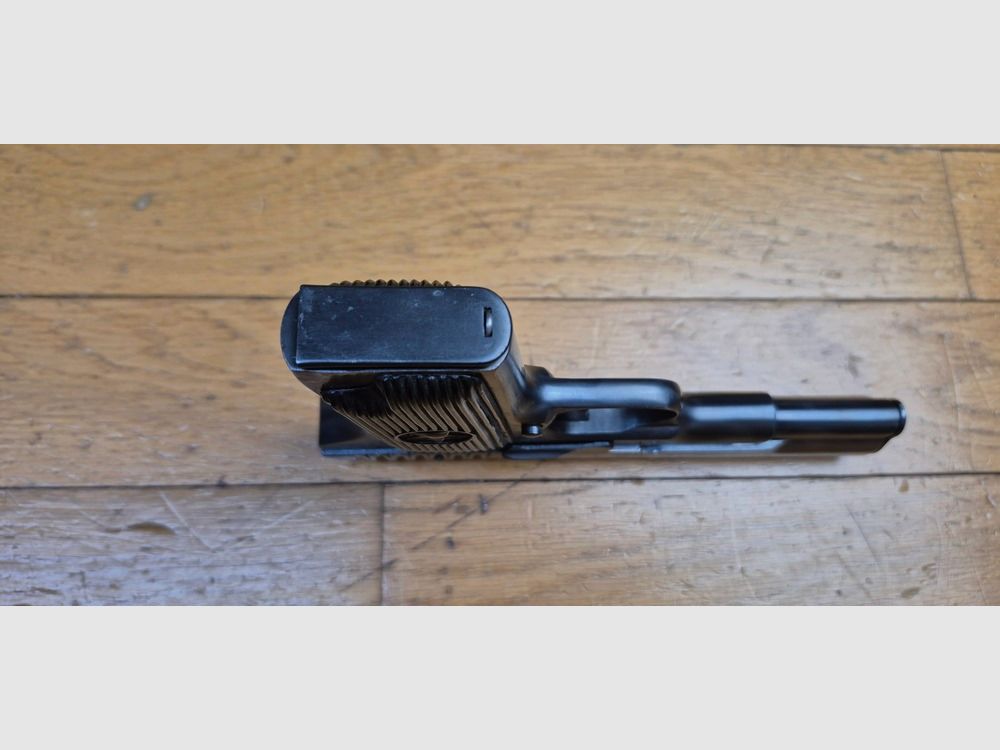 Schöner Tokarev TT-33 Pistol – Sowjetische Waffe von 1945 – Kal. 7,62TT – Arsenal von Ijevsk – Ausgezeichnete Erscheinung ohne Gebrauchsspuren – Sehr gute Mechanik – Wunderschöner Lauf – Originale Griffschalen – TBE+, Bild 9 von 23