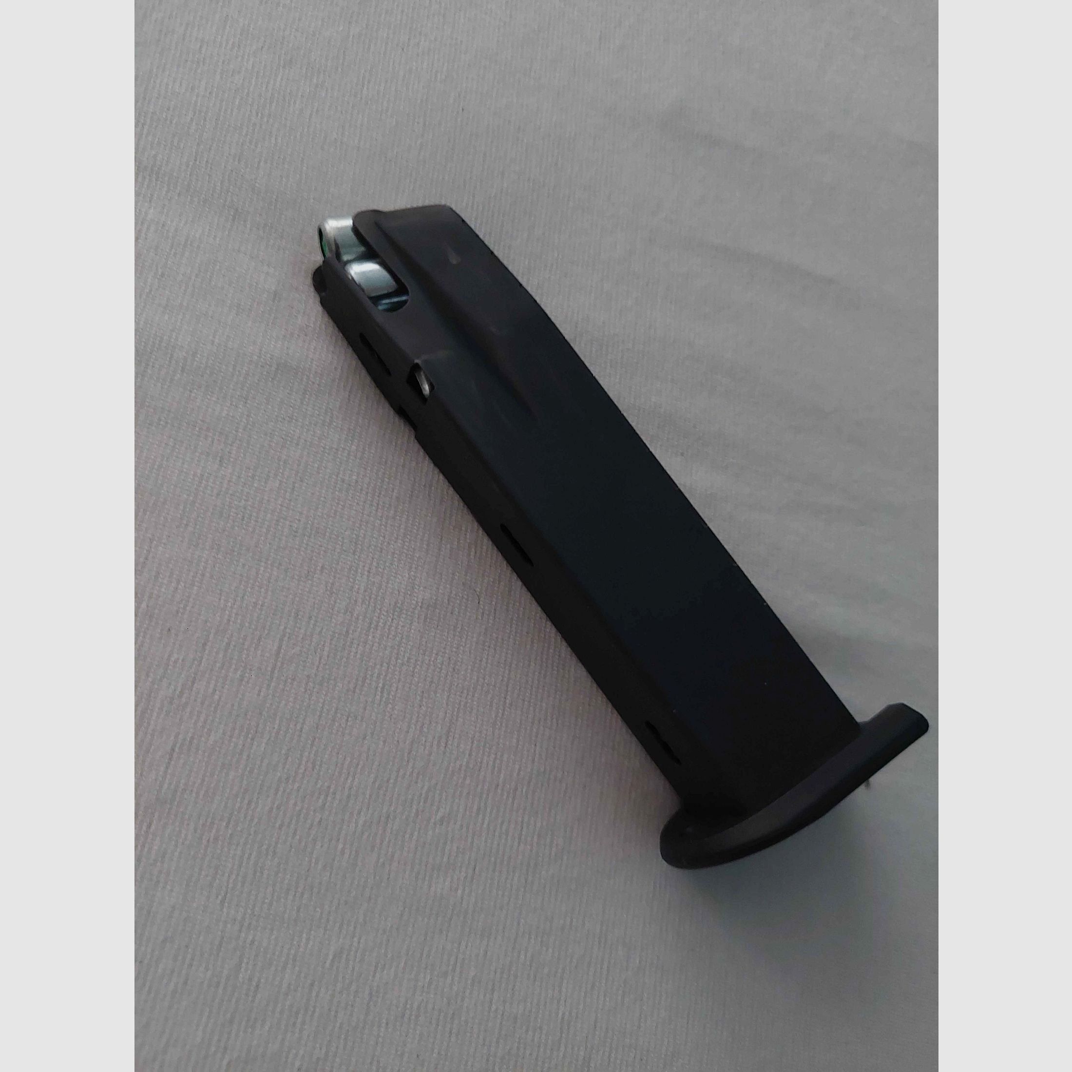 Walther PPQ | 9mm P.A.K. und 1 Extra Magazin.