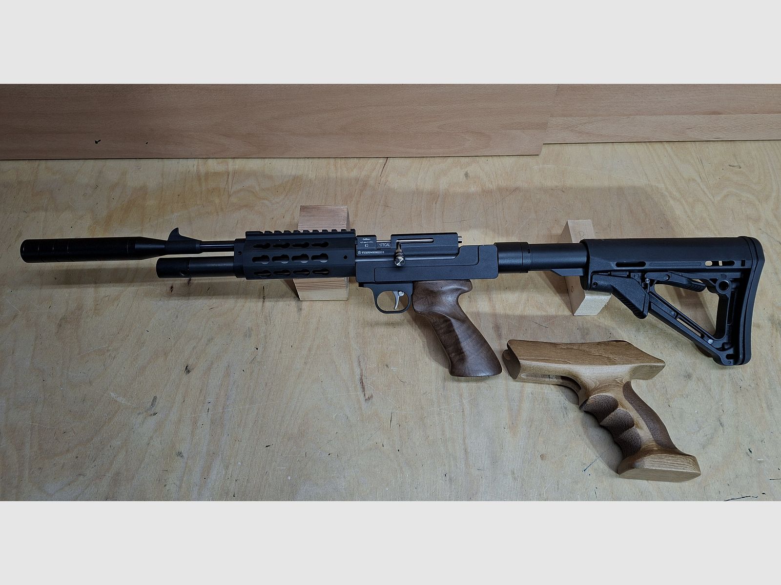 Diana Bandit Gen II Pressluftpistole mit Taktischem Body Kit AR 15